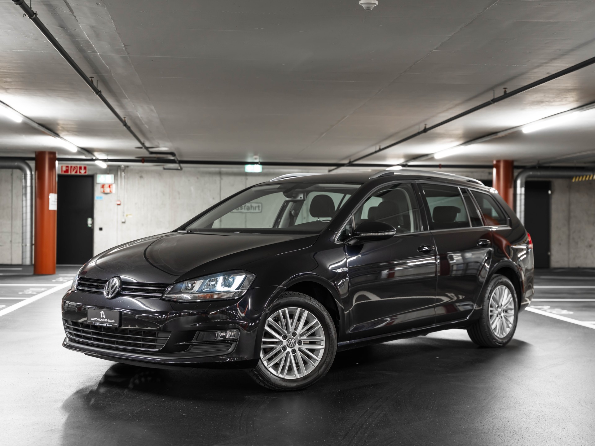 VW Golf Variant 2.0 TDI Cup 4Motion-image-0