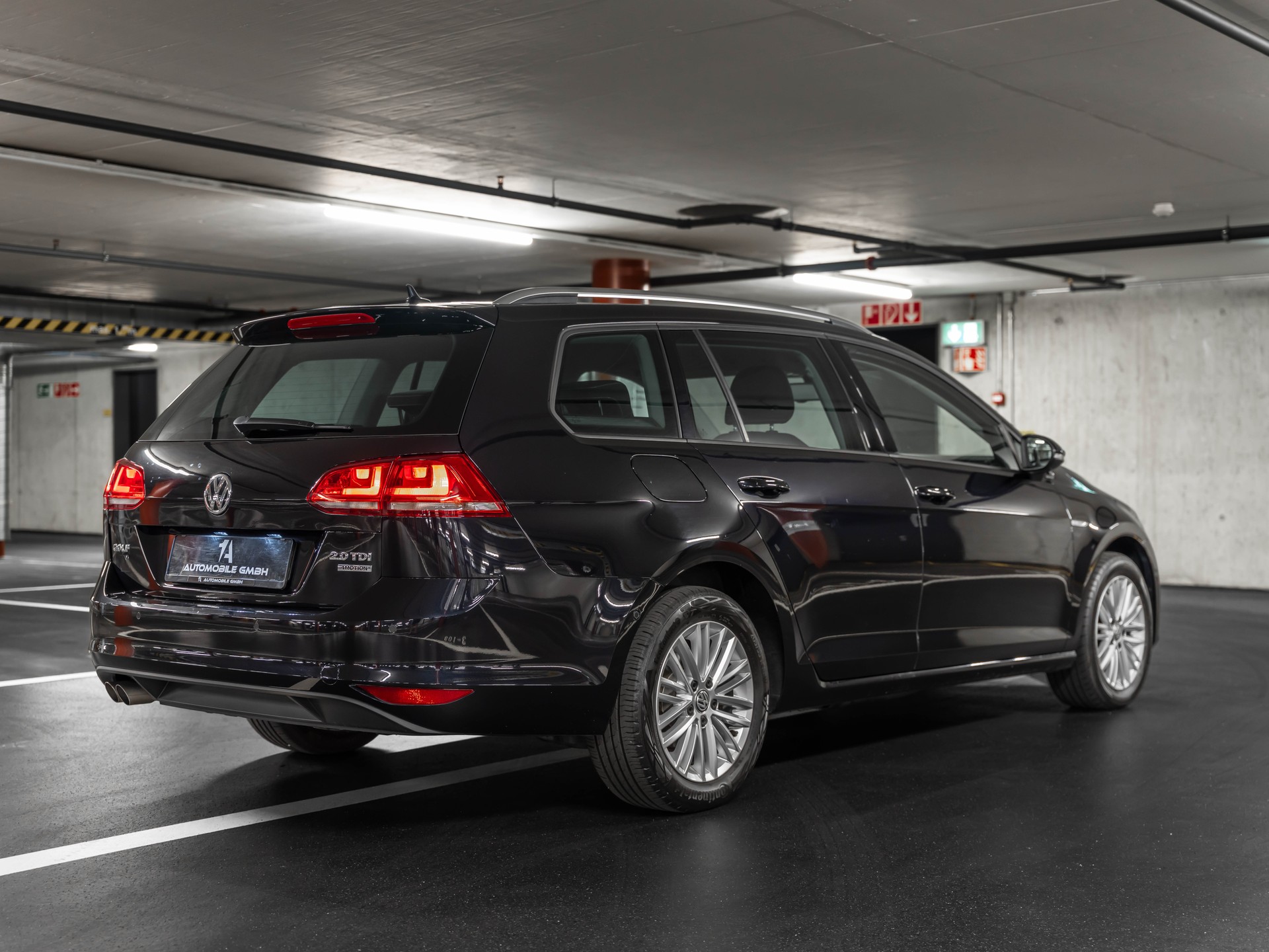 VW Golf Variant 2.0 TDI Cup 4Motion-image-9