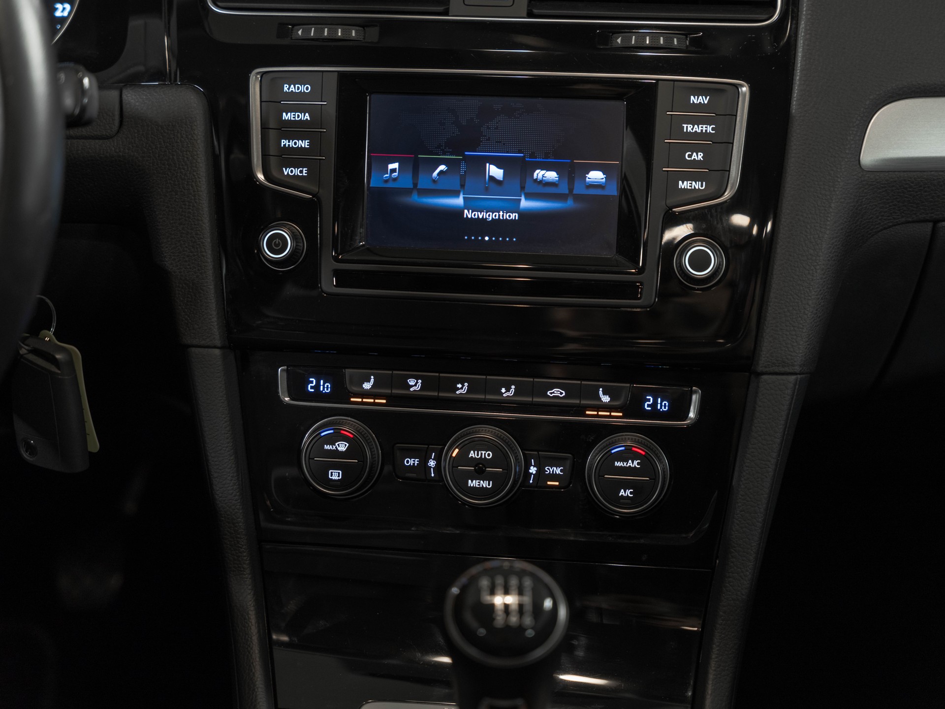 VW Golf Variant 2.0 TDI Cup 4Motion-image-17
