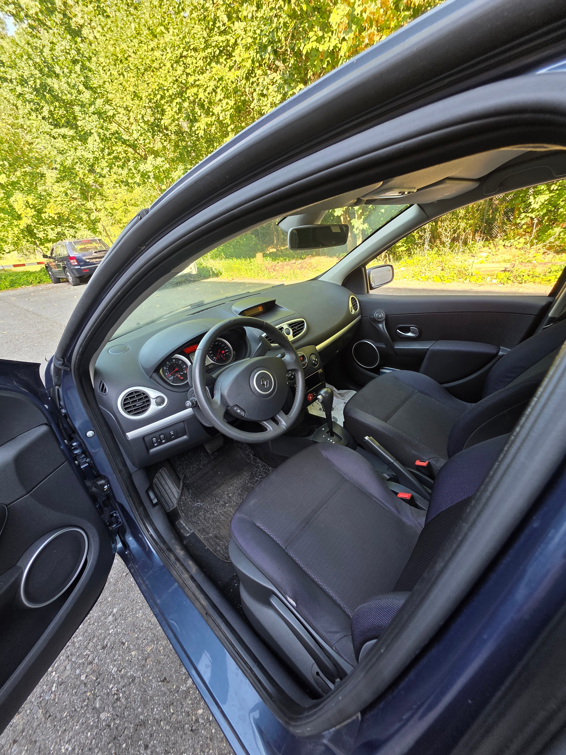 RENAULT Clio 1.6 16V Dynamique-image-6
