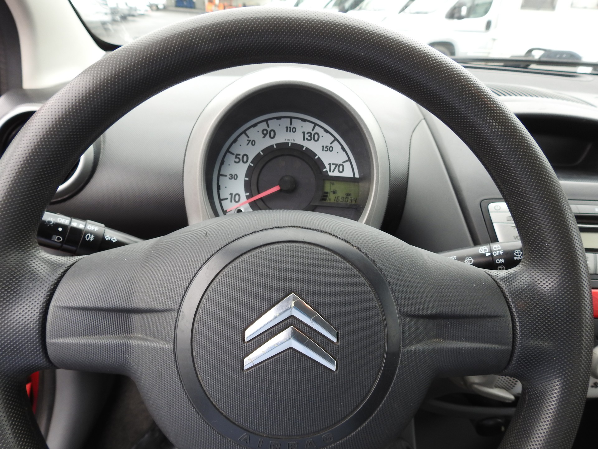 CITROEN C1 1.0i Edition-image-22