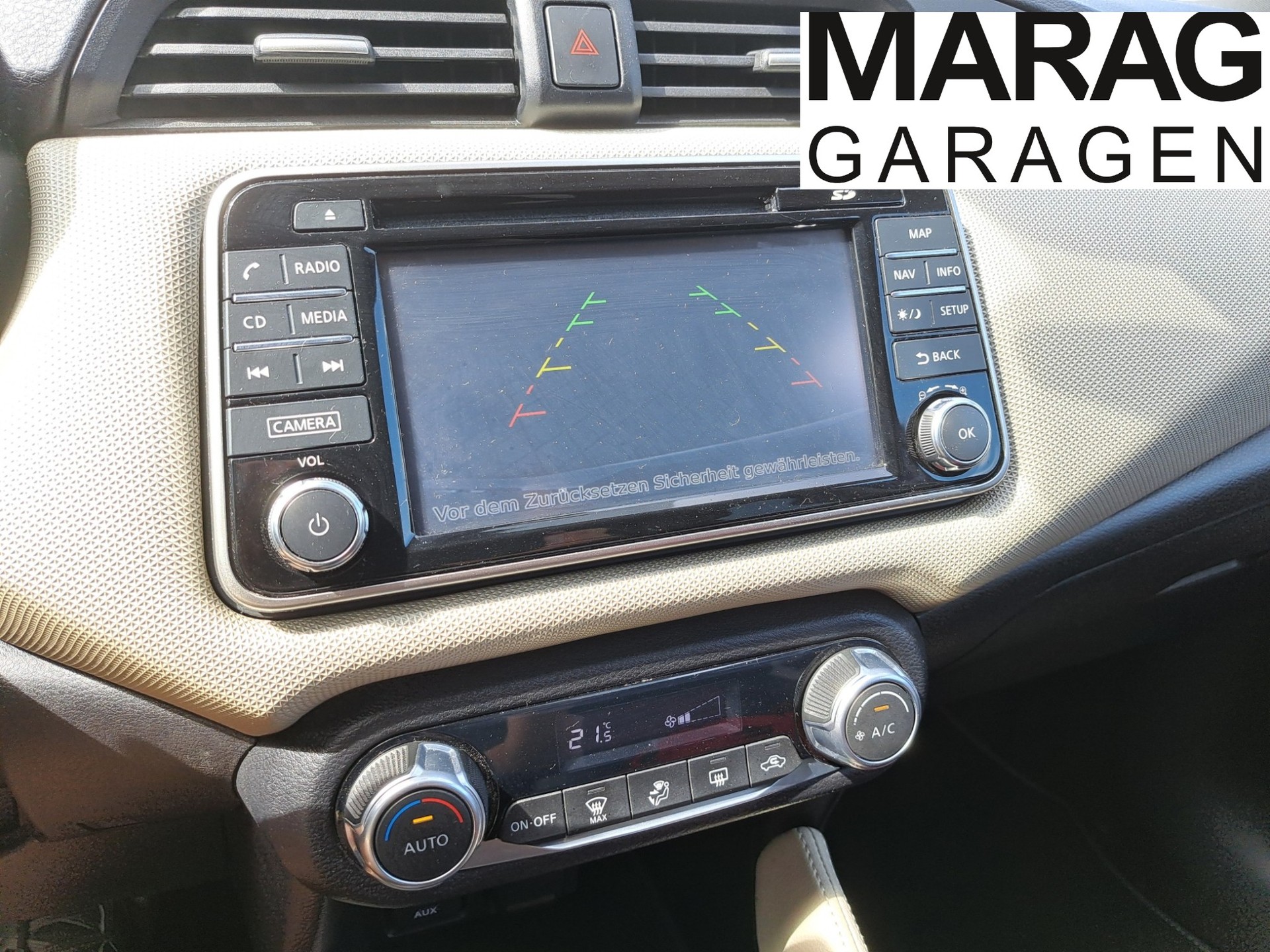 NISSAN Micra 0.9 IG-T n-connecta-image-12