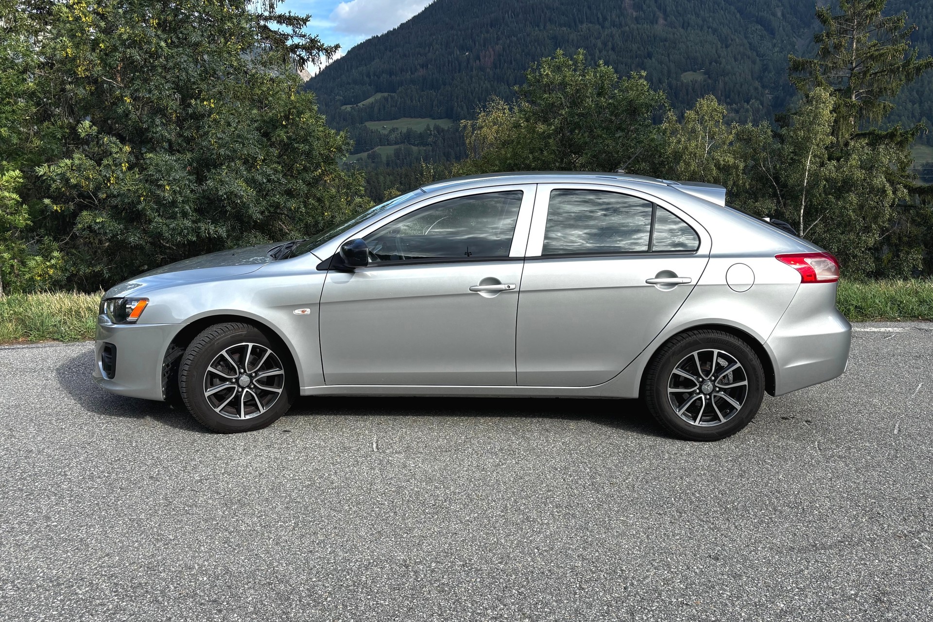 MITSUBISHI 1.6 MIVEC Pure-image-1