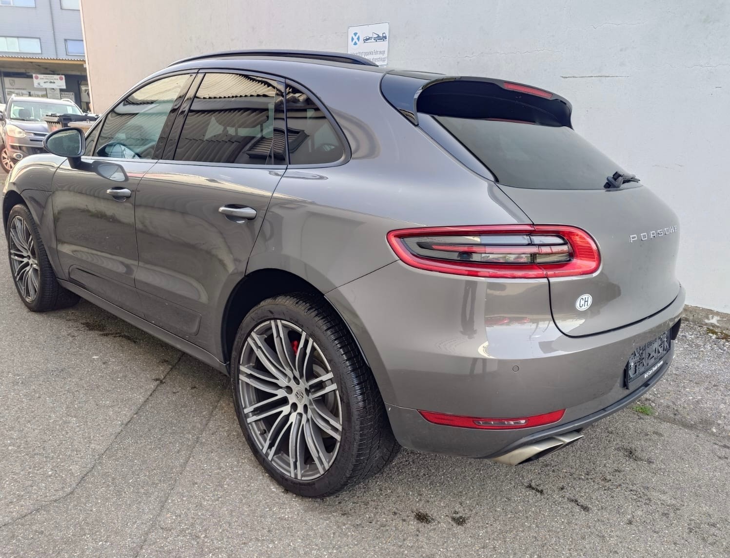 PORSCHE Macan Turbo PDK-image-4