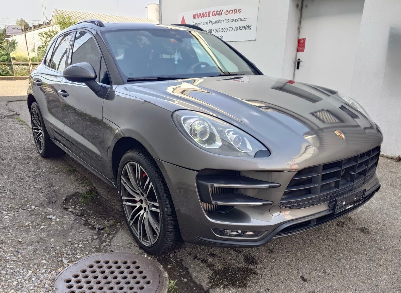 PORSCHE Macan Turbo PDK-image-2