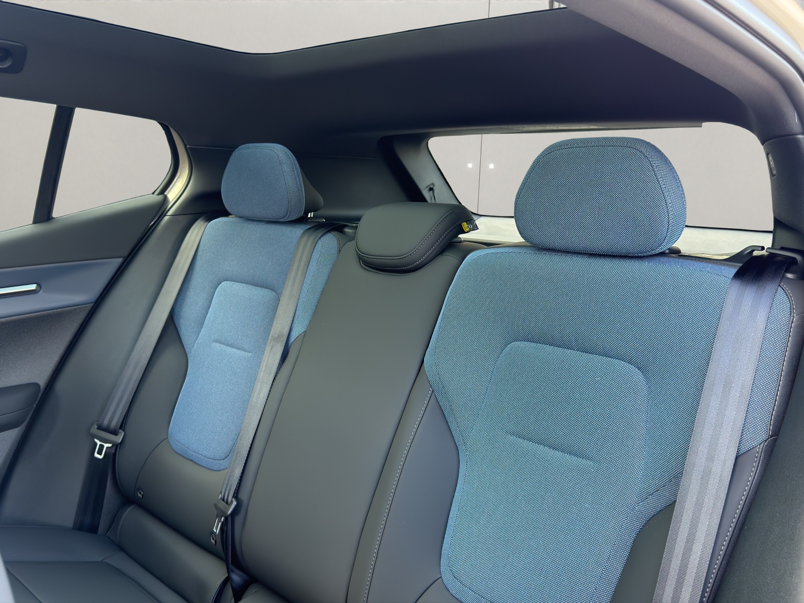 VOLVO EX30 E60 Twin Ultra Performance AWD .-image-15