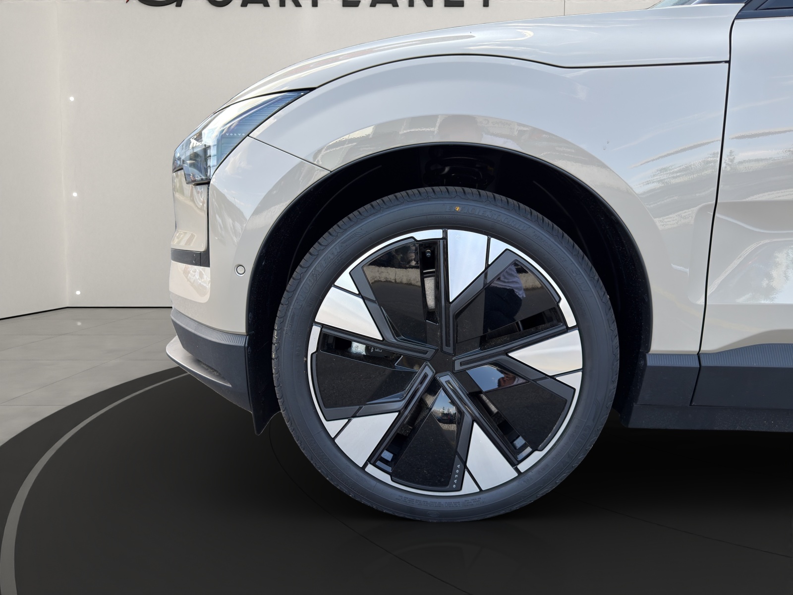 VOLVO EX30 E60 Twin Ultra Performance AWD .-image-5