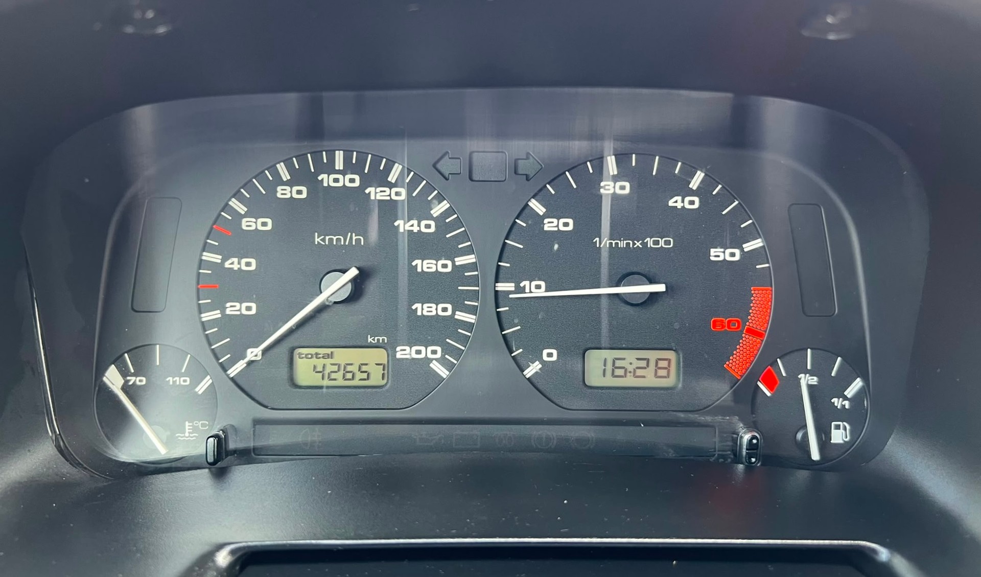 VW Polo 75-image-9