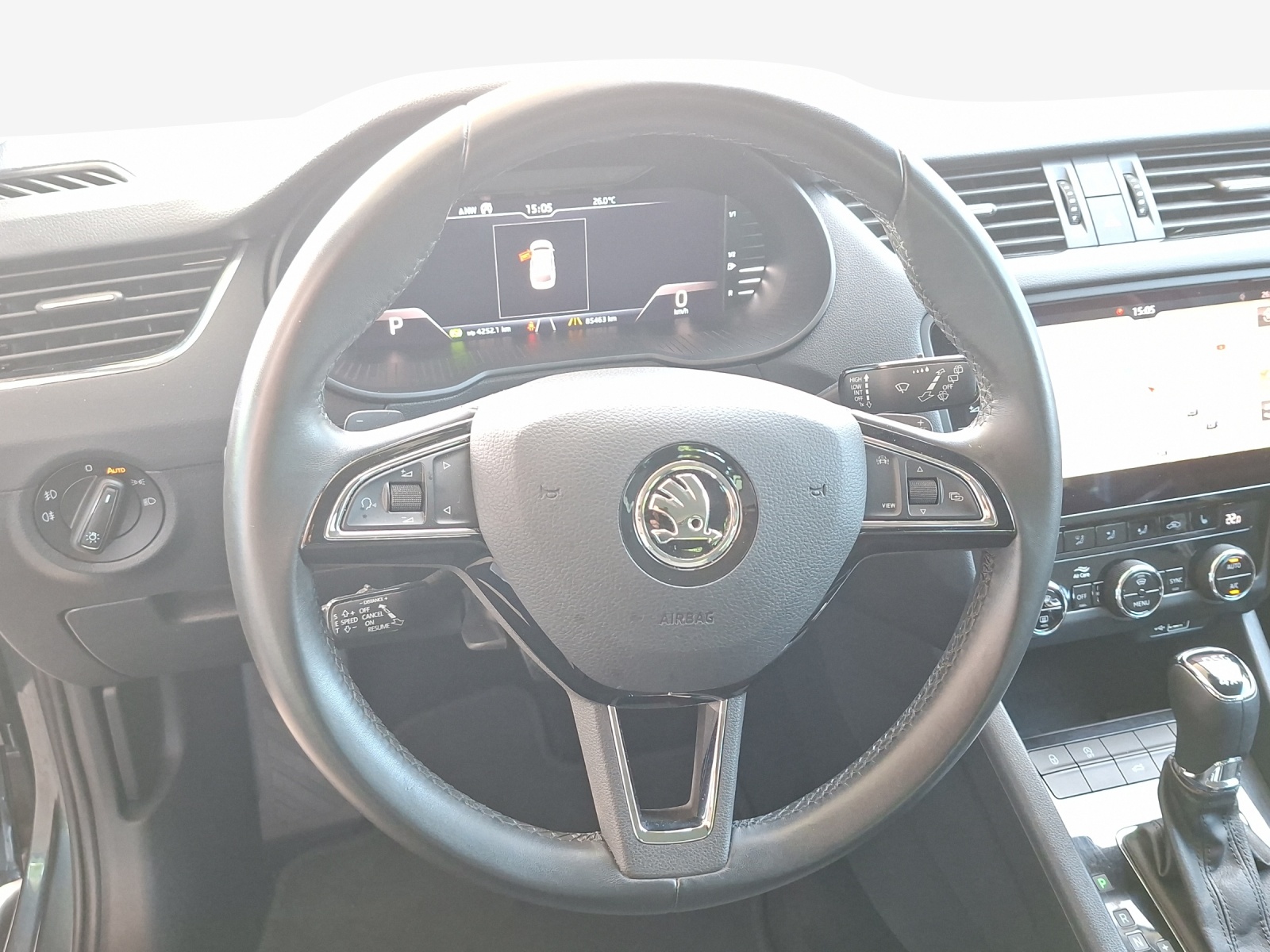 SKODA Octavia Combi 2.0 TSI Style 4x4 DSG-image-9