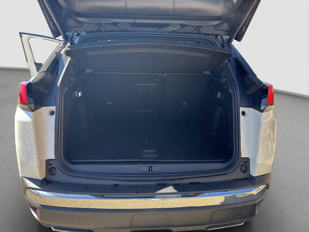 PEUGEOT 3008 1.6 Plug-in Hybrid4 GT Pack-image-11