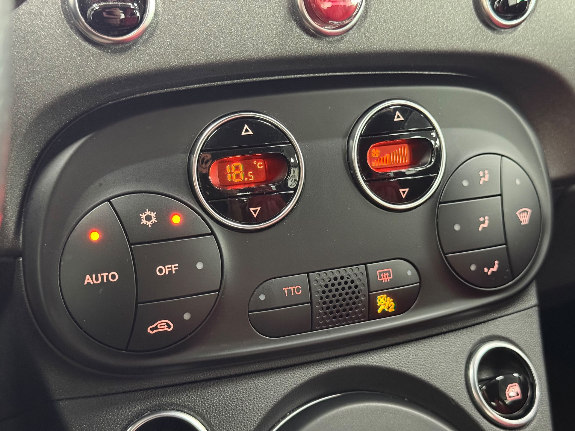 FIAT 595 1.4 16V Turbo Abarth Competizione Dualogic-image-21