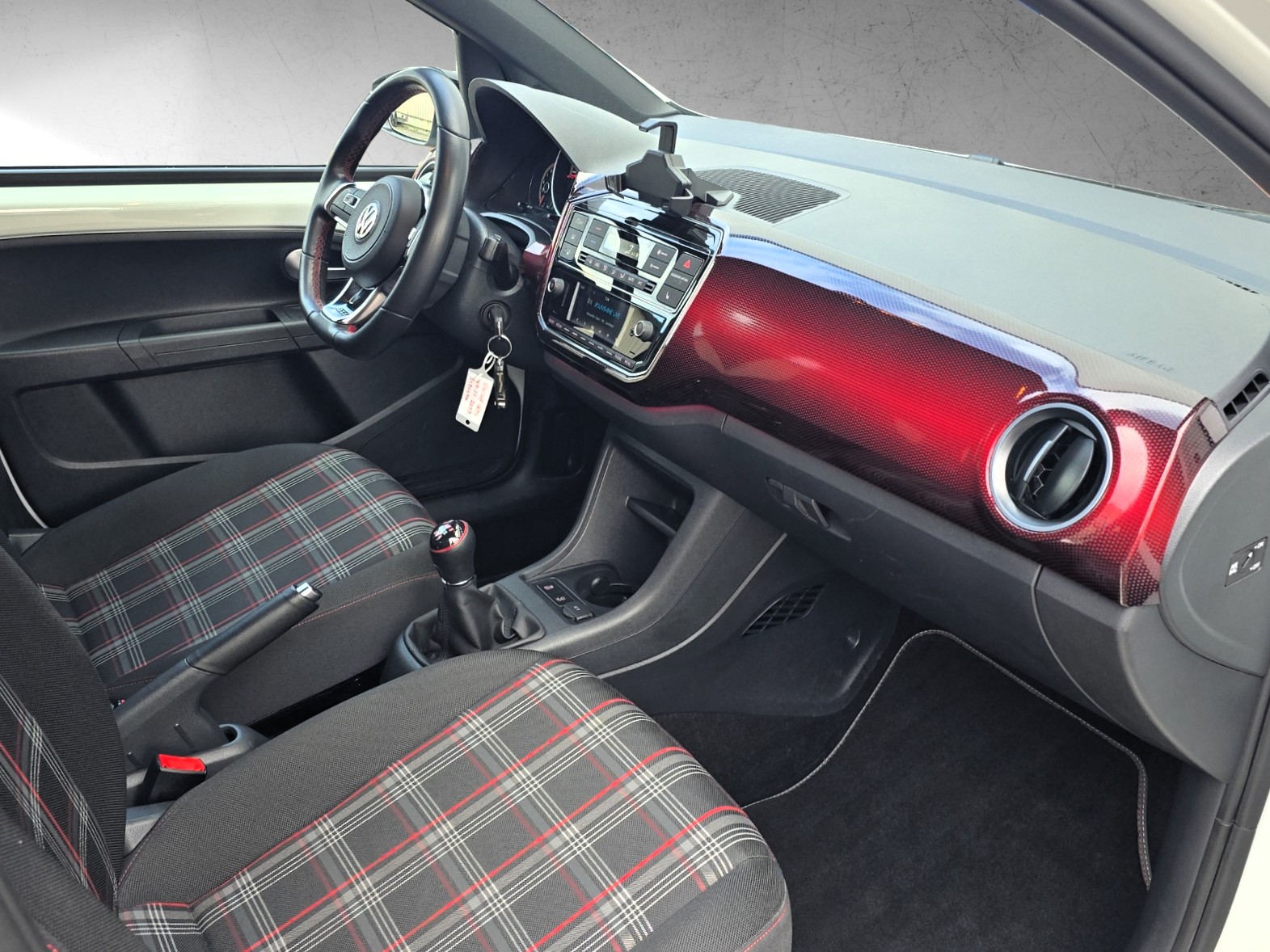 VW Up 1.0 TSI GTI-image-7