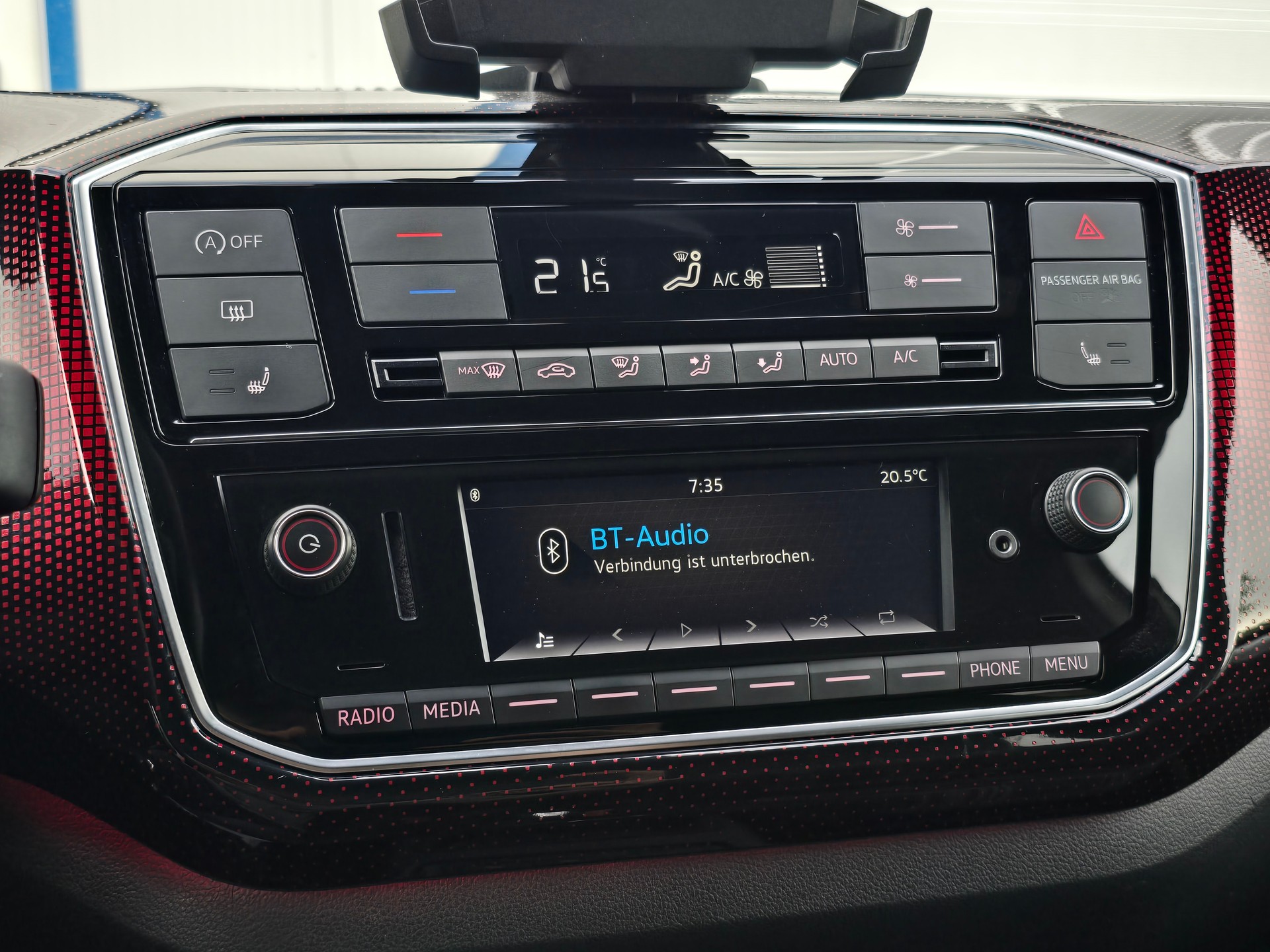 VW Up 1.0 TSI GTI-image-17