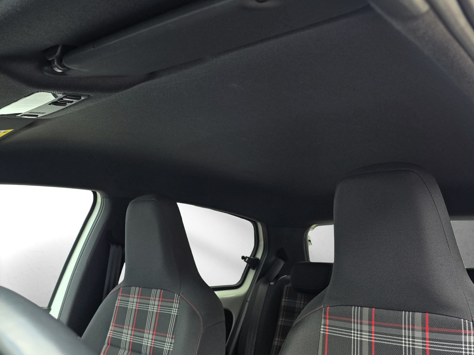VW Up 1.0 TSI GTI-image-13