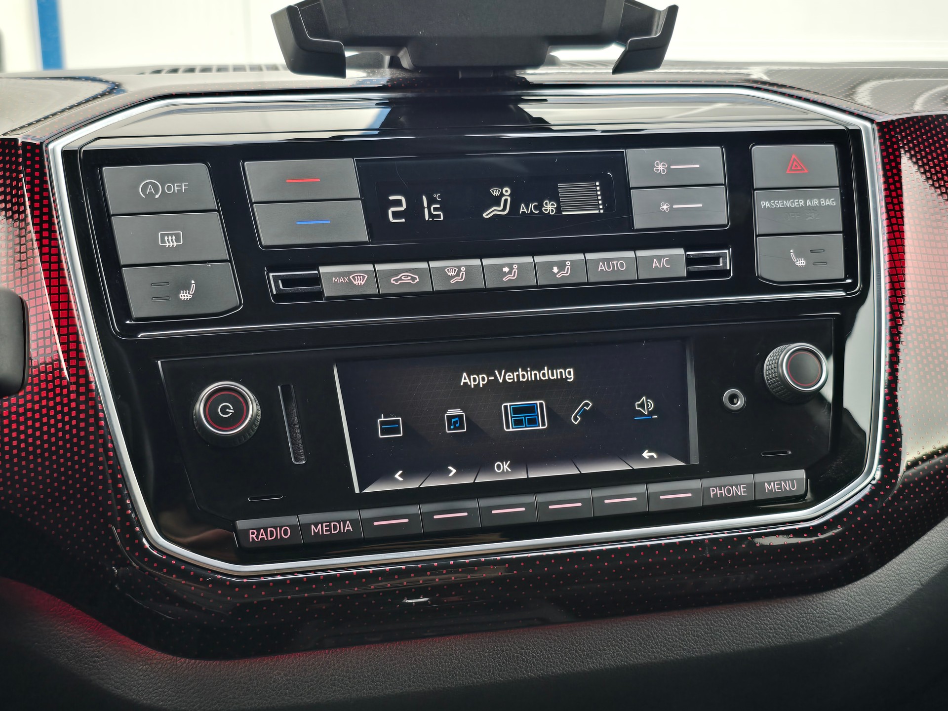 VW Up 1.0 TSI GTI-image-18