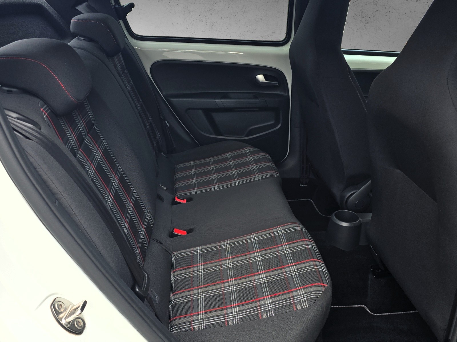VW Up 1.0 TSI GTI-image-12
