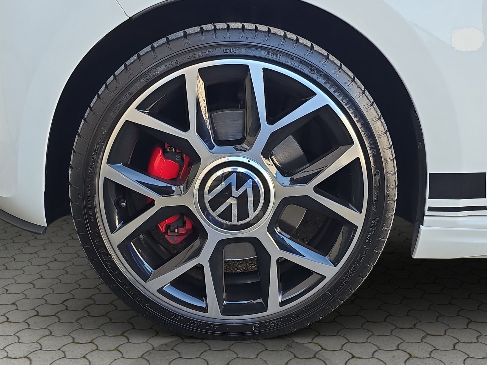 VW Up 1.0 TSI GTI-image-5