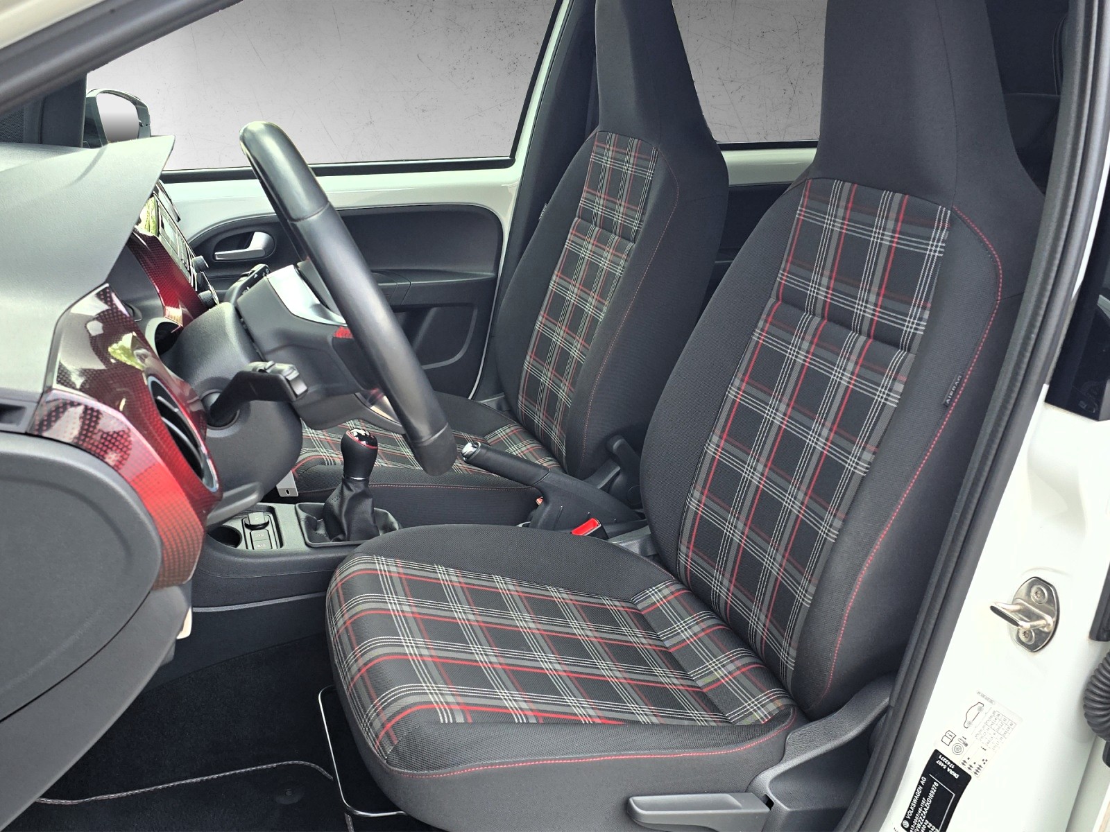 VW Up 1.0 TSI GTI-image-6