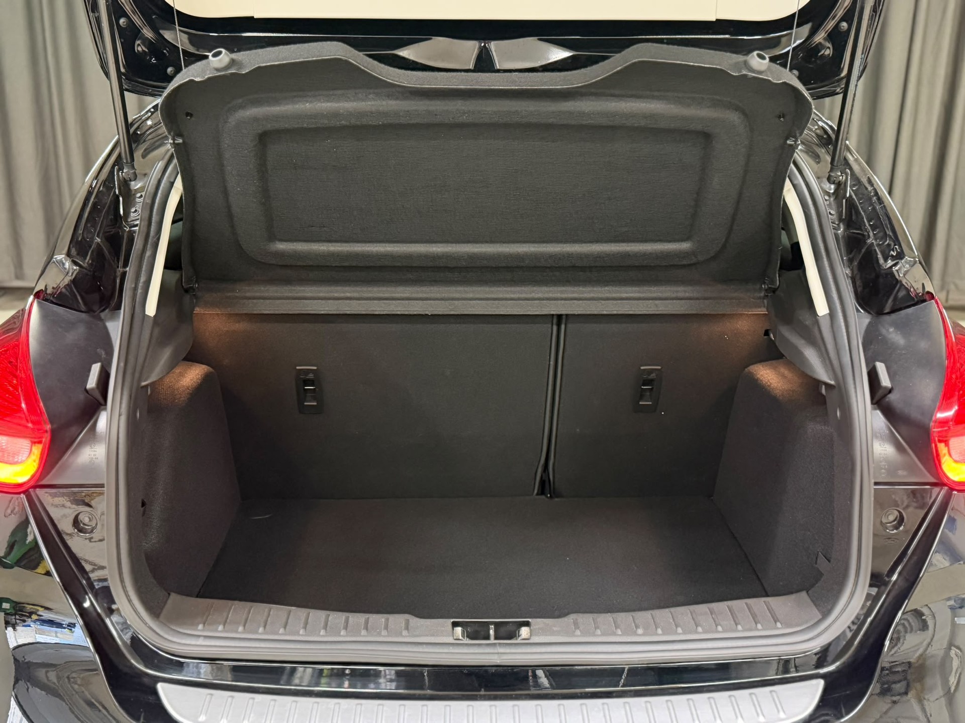 MERCEDES-BENZ B 250 7G-DCT-image-12