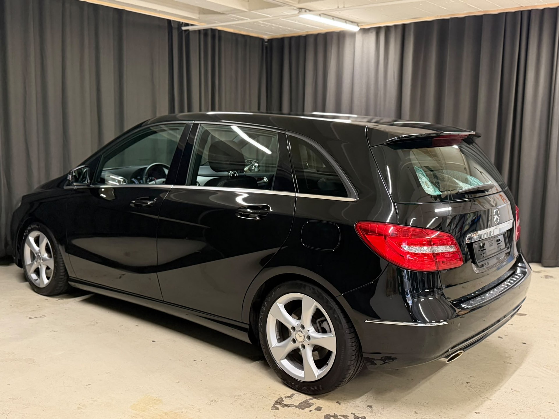 MERCEDES-BENZ B 250 7G-DCT-image-4