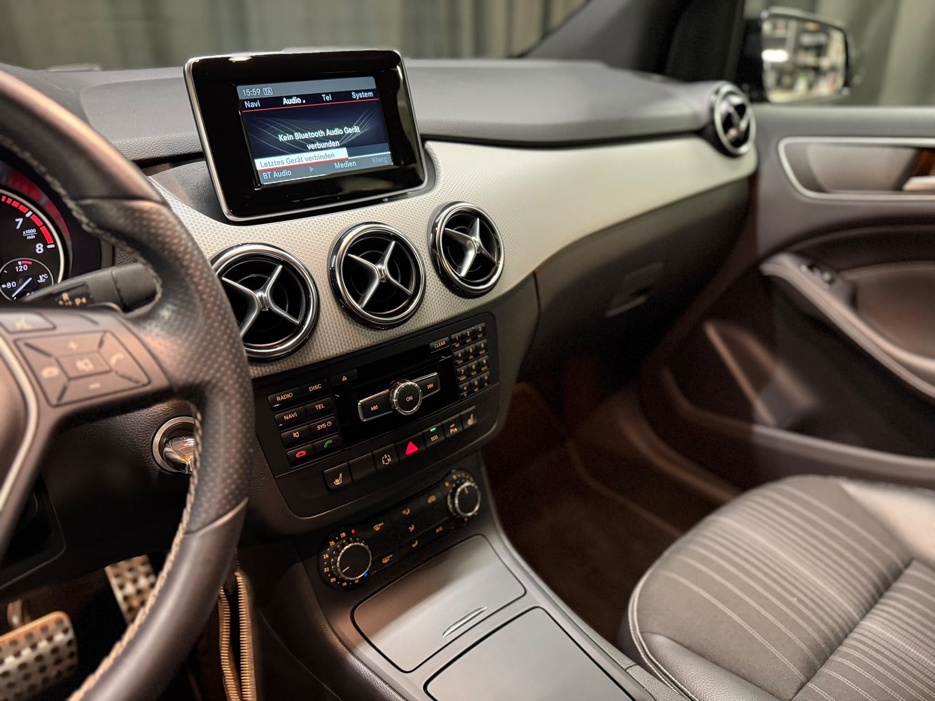 MERCEDES-BENZ B 250 7G-DCT-image-6