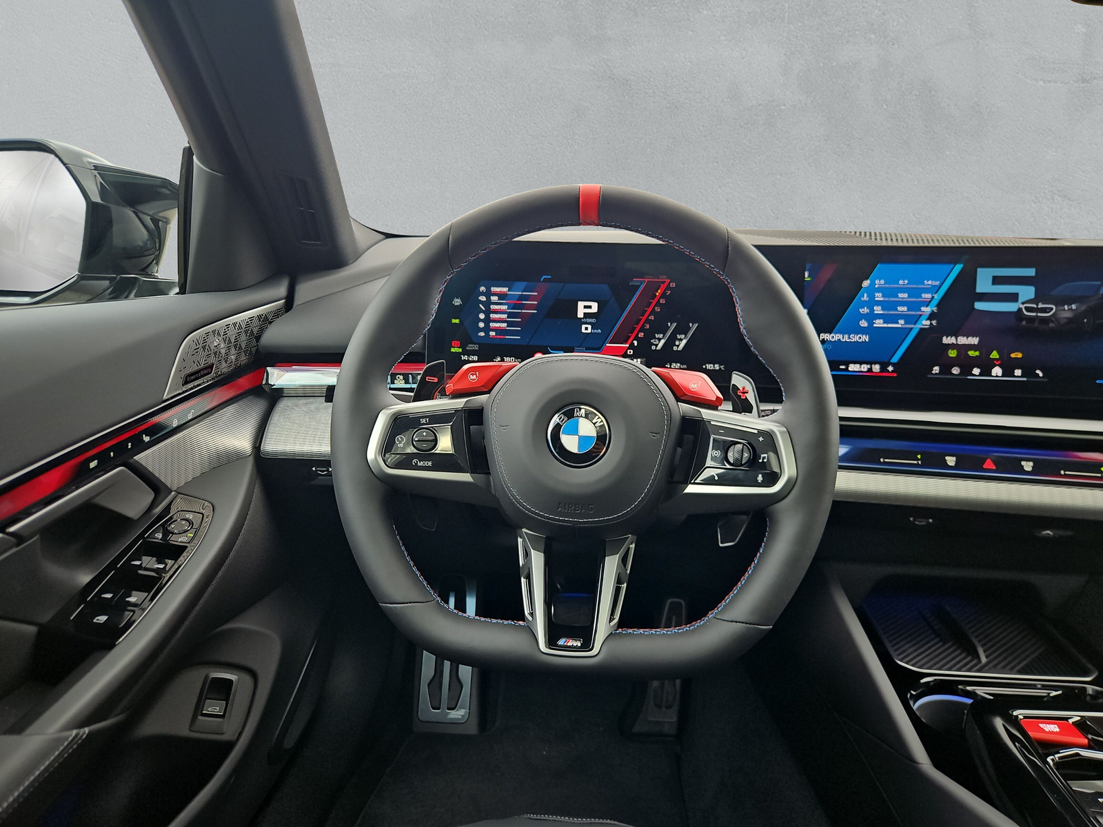 BMW M5 xDrive Touring-image-15