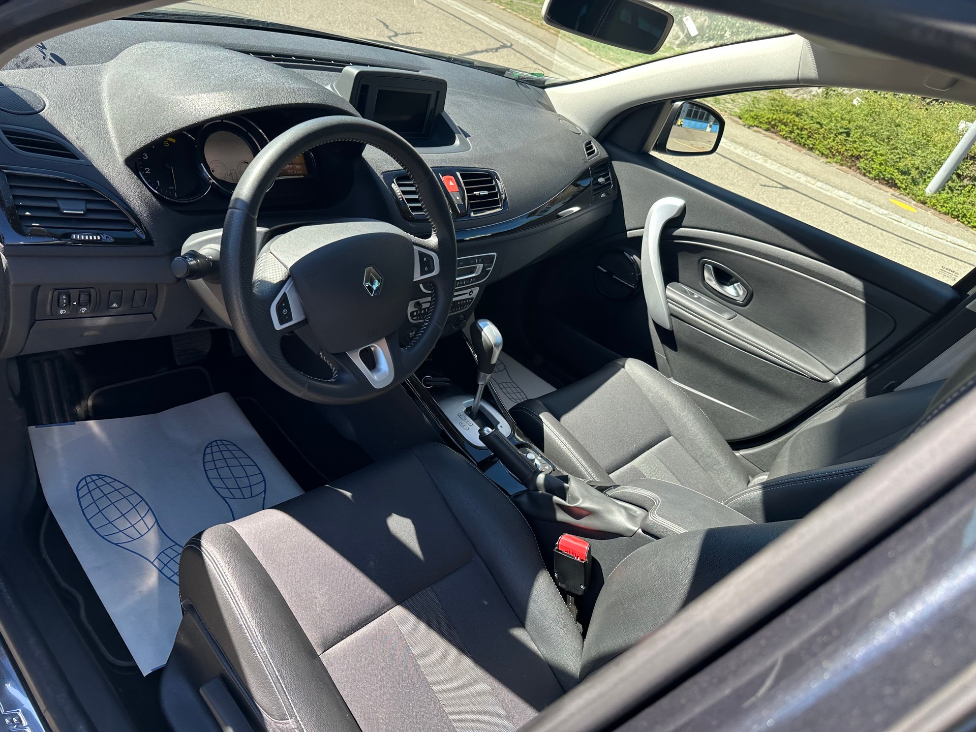 RENAULT Mégane Grandtour 1.5 dCi Bose EDC-image-10