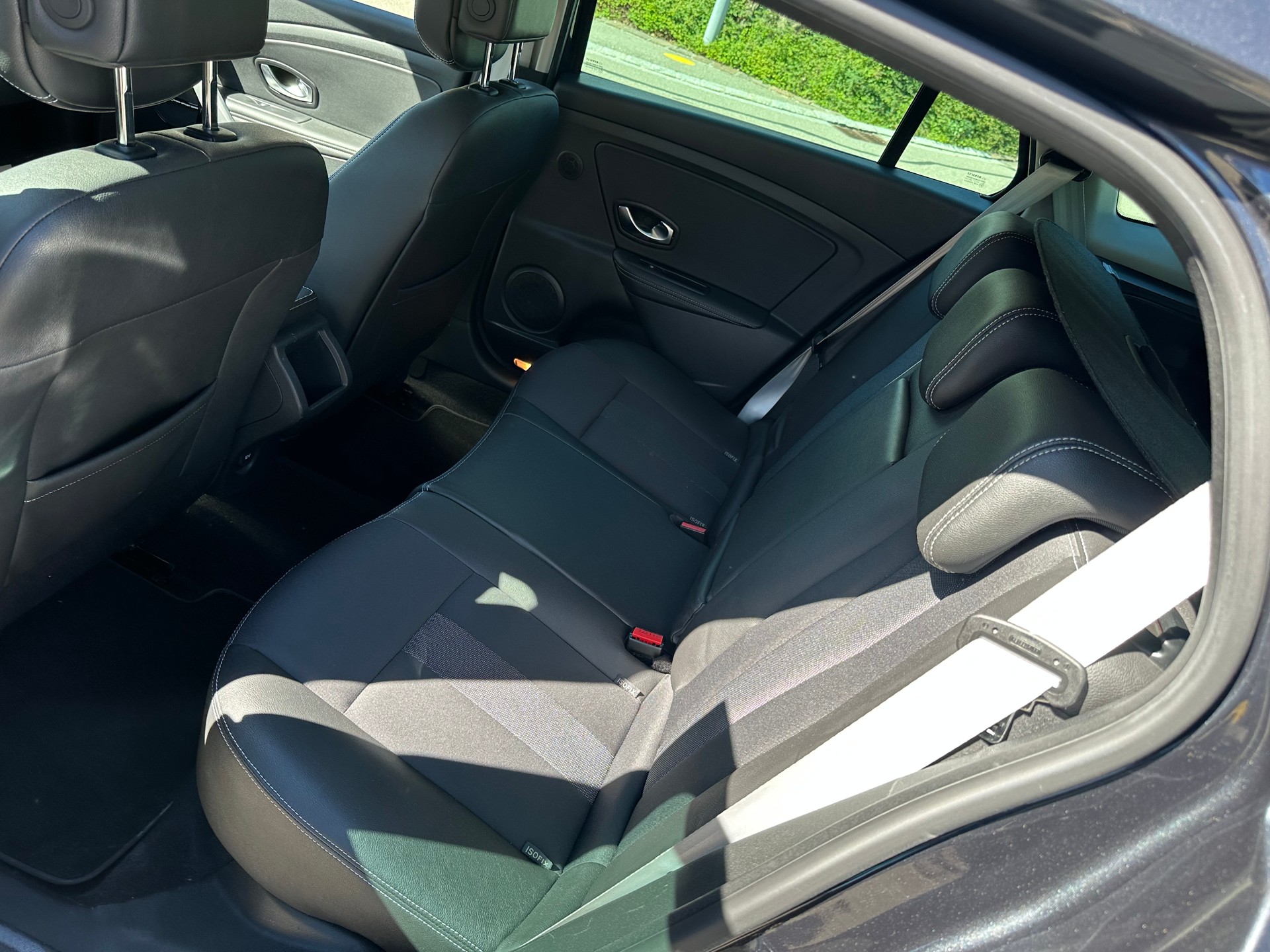 RENAULT Mégane Grandtour 1.5 dCi Bose EDC-image-9