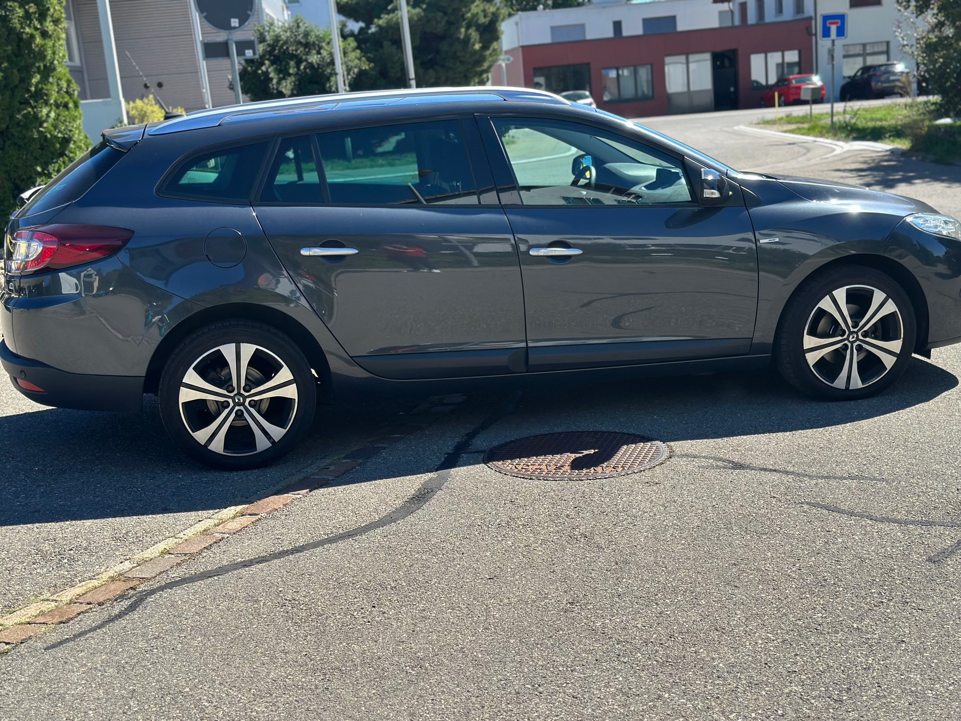 RENAULT Mégane Grandtour 1.5 dCi Bose EDC-image-4