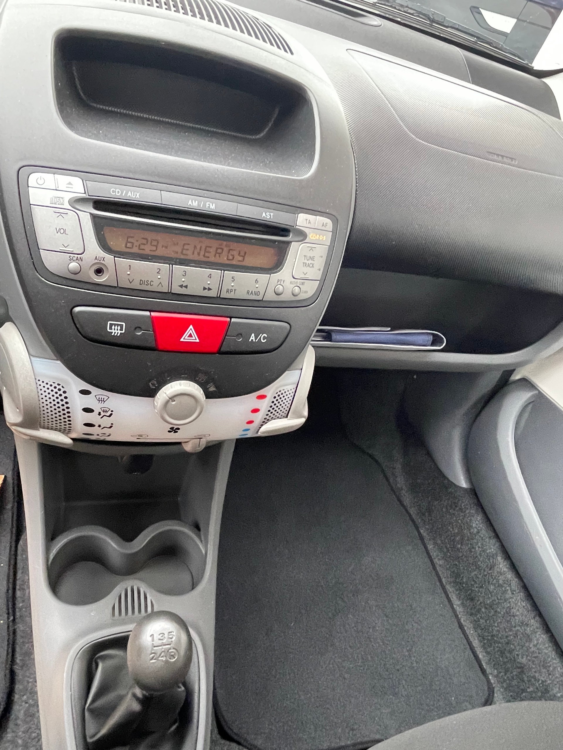 PEUGEOT 107 1.0 Trendy-image-5