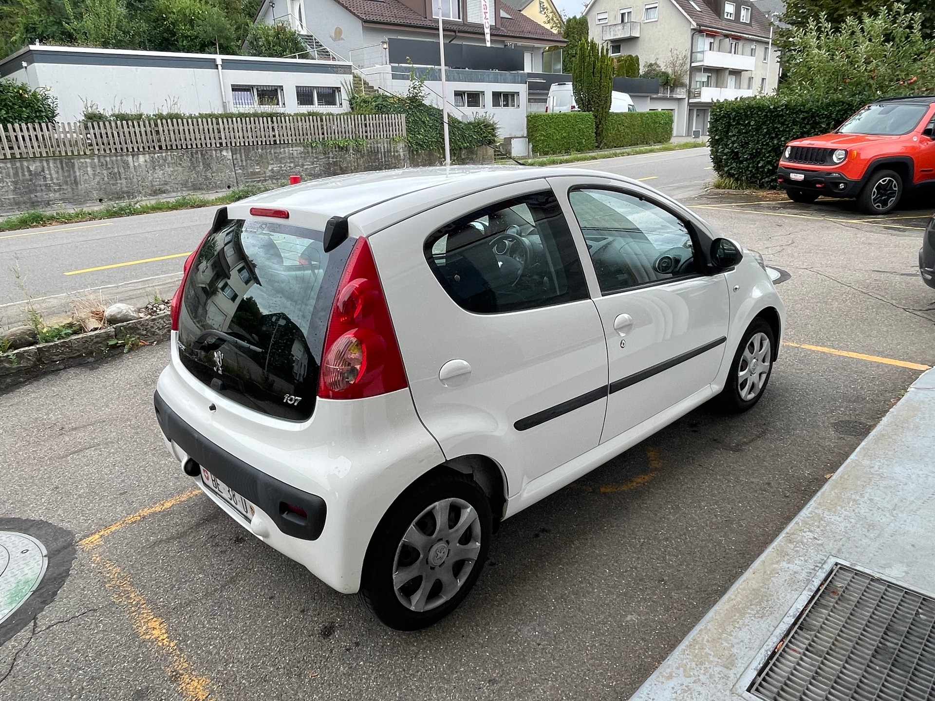 PEUGEOT 107 1.0 Trendy-image-10