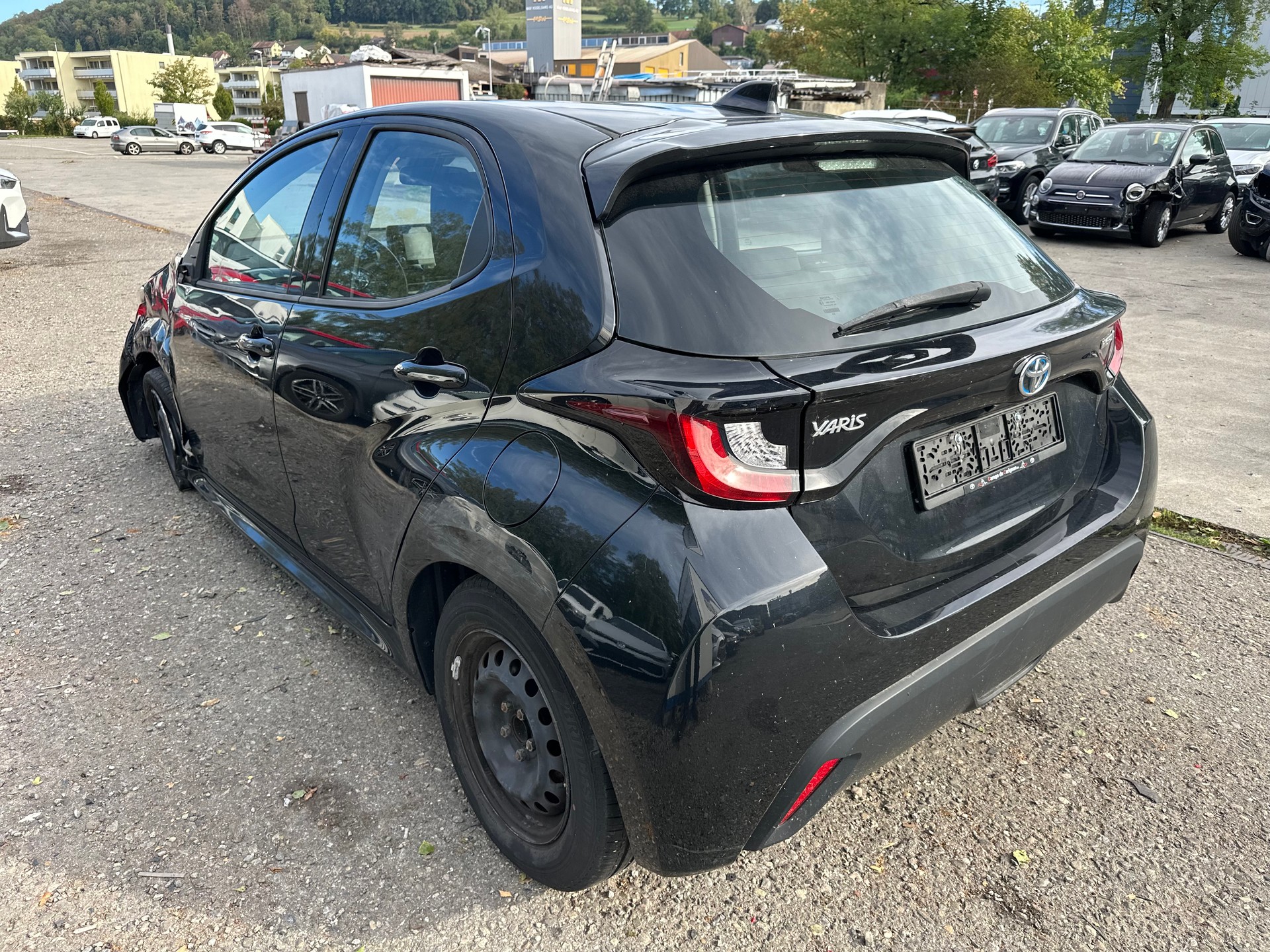 TOYOTA Yaris 1.5 Premiere Edition e-CVT-image-7
