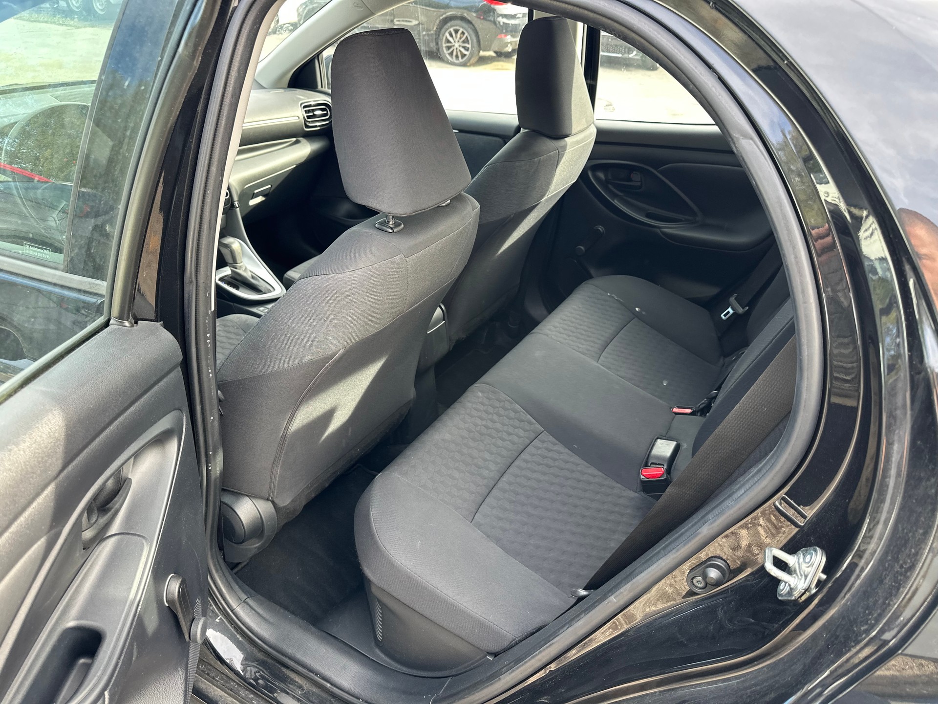 TOYOTA Yaris 1.5 Premiere Edition e-CVT-image-9