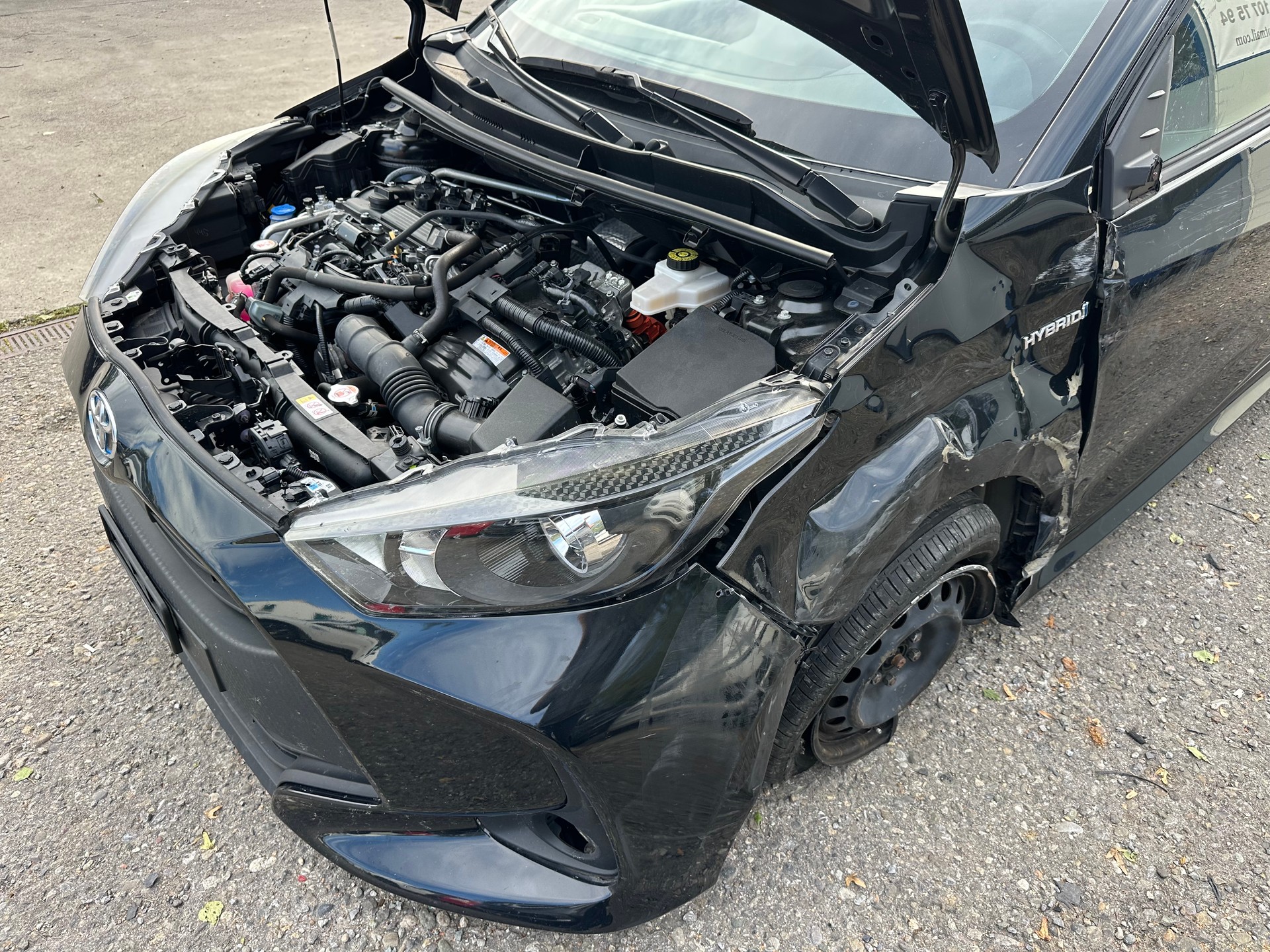 TOYOTA Yaris 1.5 Premiere Edition e-CVT-image-15