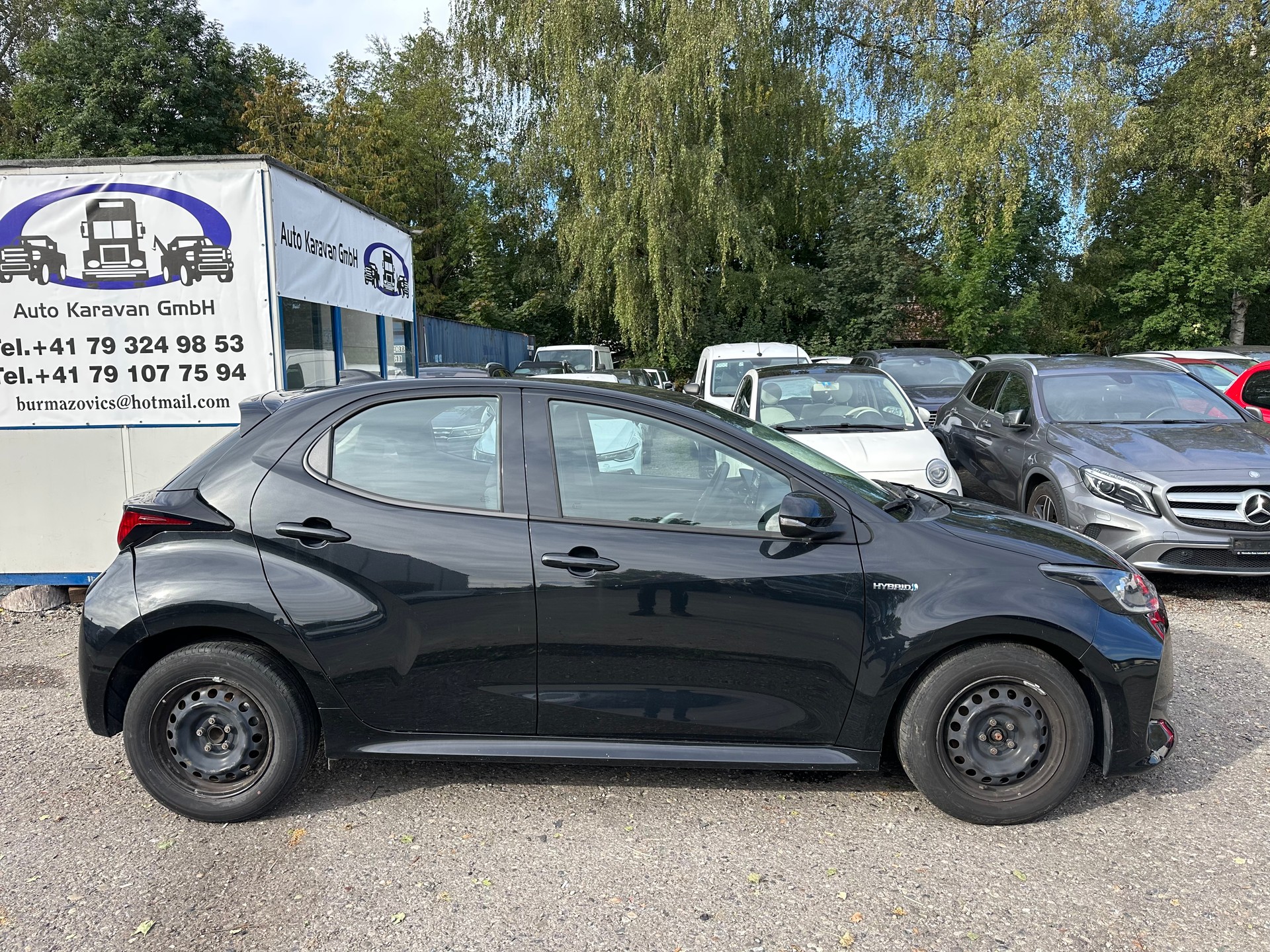 TOYOTA Yaris 1.5 Premiere Edition e-CVT-image-4