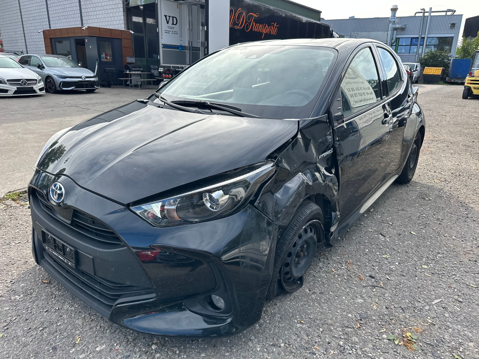 TOYOTA Yaris 1.5 Premiere Edition e-CVT-image-5