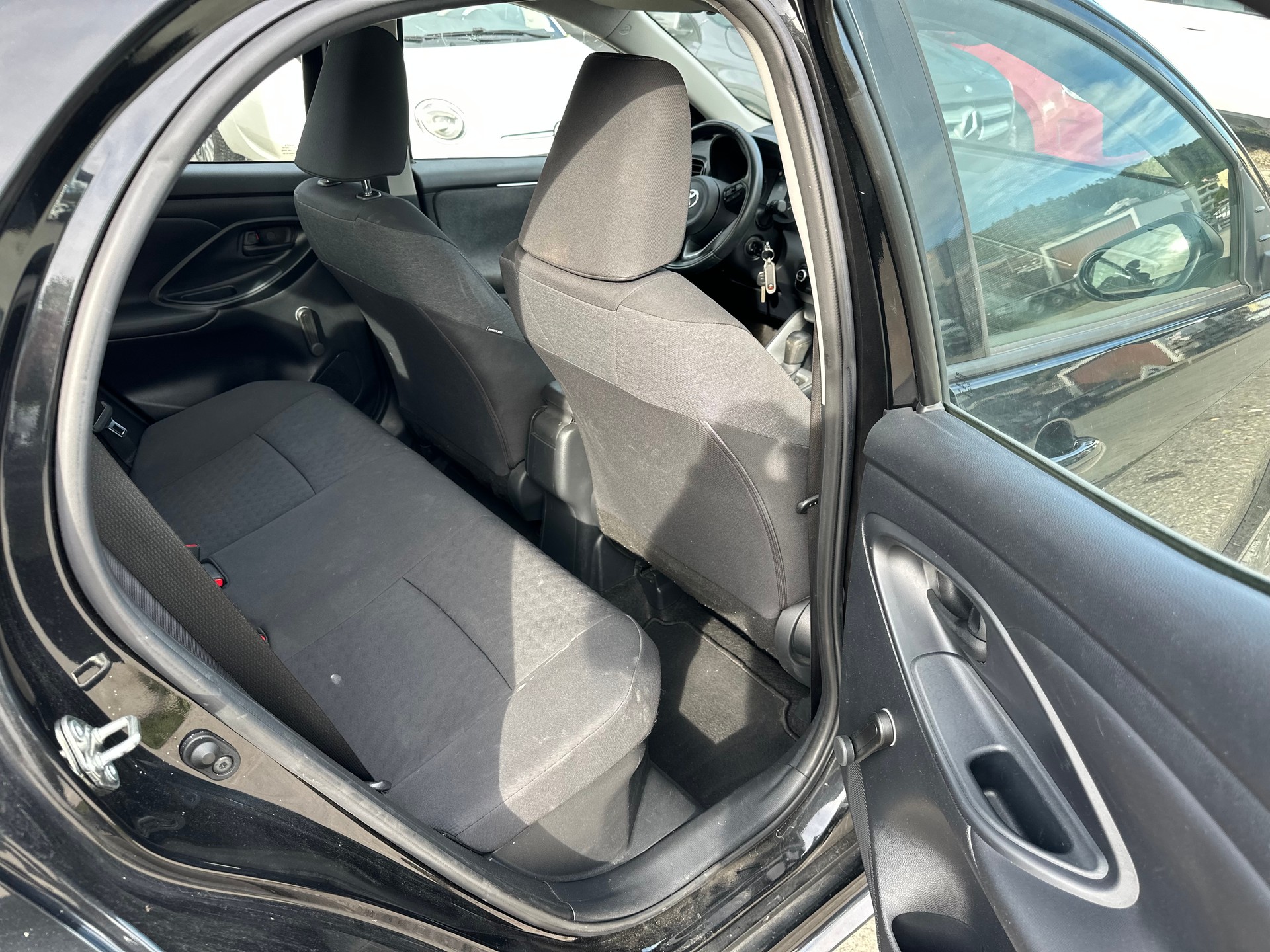 TOYOTA Yaris 1.5 Premiere Edition e-CVT-image-13