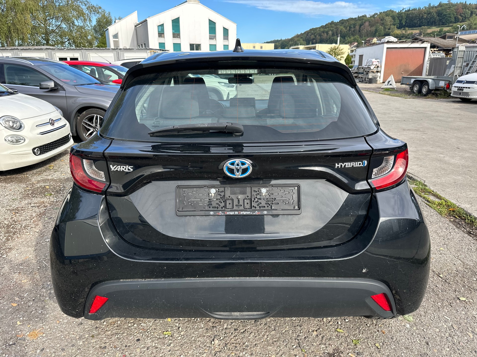 TOYOTA Yaris 1.5 Premiere Edition e-CVT-image-2