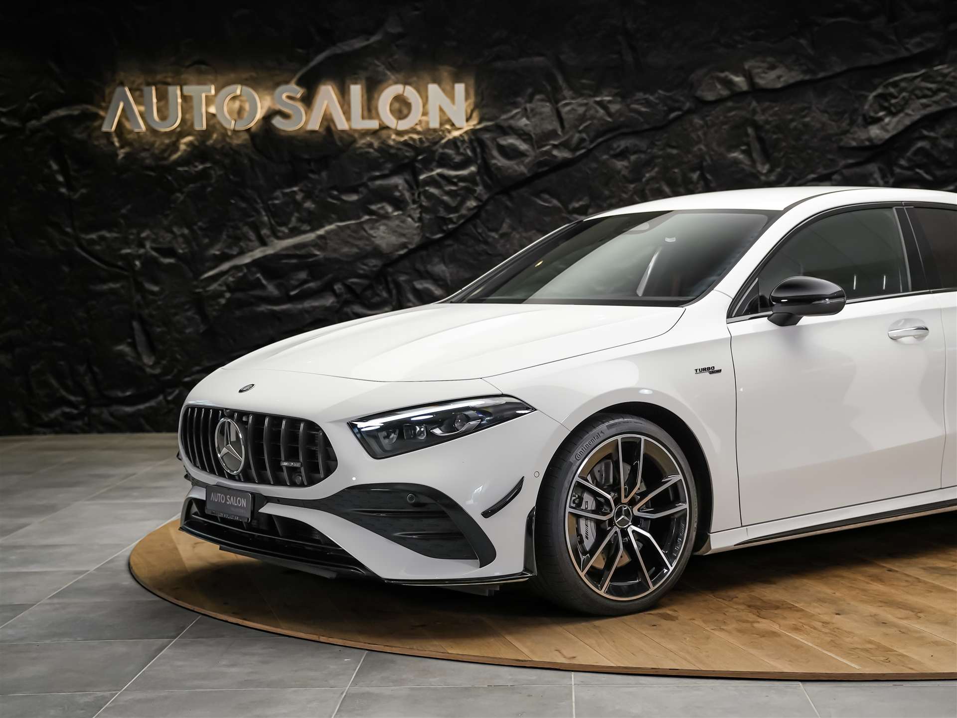 MERCEDES-BENZ A35 AMG 4Matic+ 8G-DCT *Limousine*Aero-Paket*Werksgarantie*Digital Light*-image-13