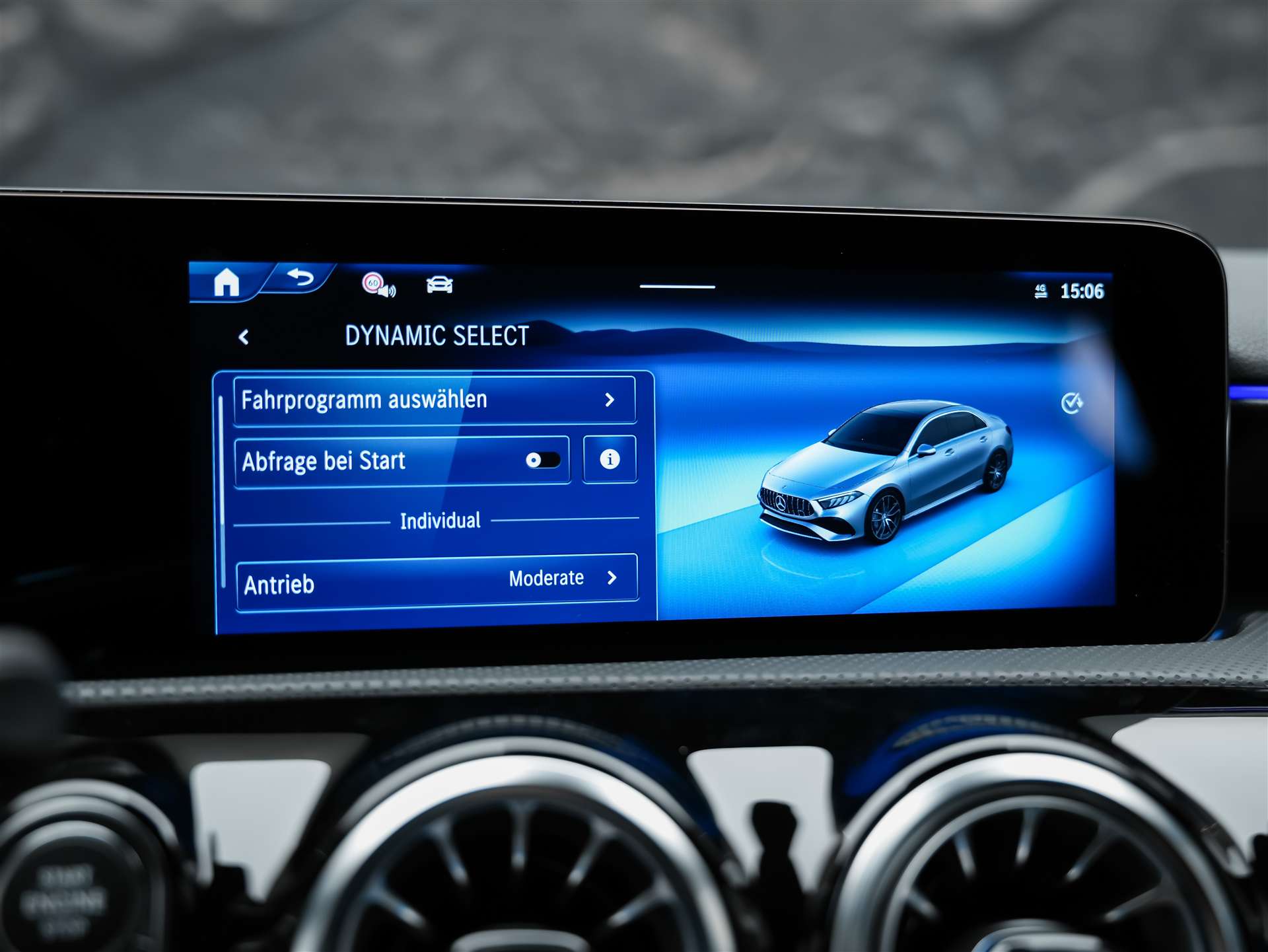 MERCEDES-BENZ A35 AMG 4Matic+ 8G-DCT *Limousine*Aero-Paket*Werksgarantie*Digital Light*-image-36