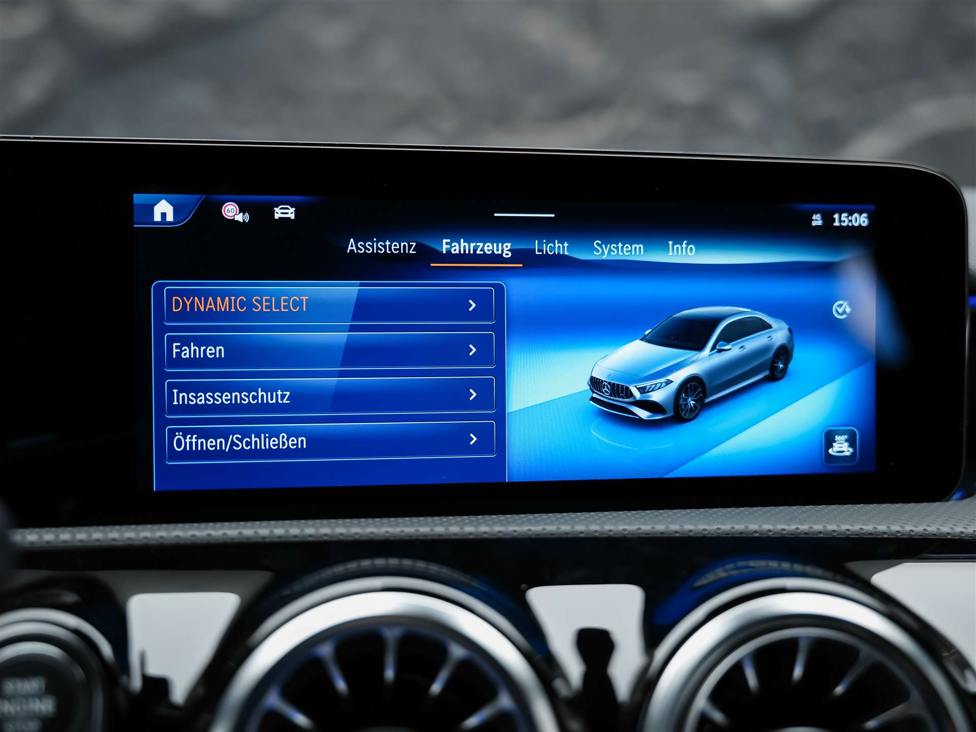 MERCEDES-BENZ A35 AMG 4Matic+ 8G-DCT *Limousine*Aero-Paket*Werksgarantie*Digital Light*-image-35