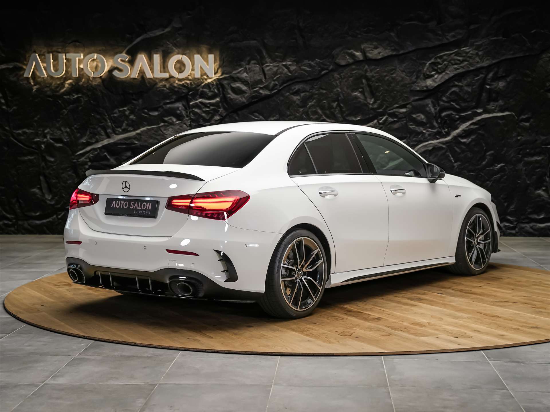 MERCEDES-BENZ A35 AMG 4Matic+ 8G-DCT *Limousine*Aero-Paket*Werksgarantie*Digital Light*-image-4