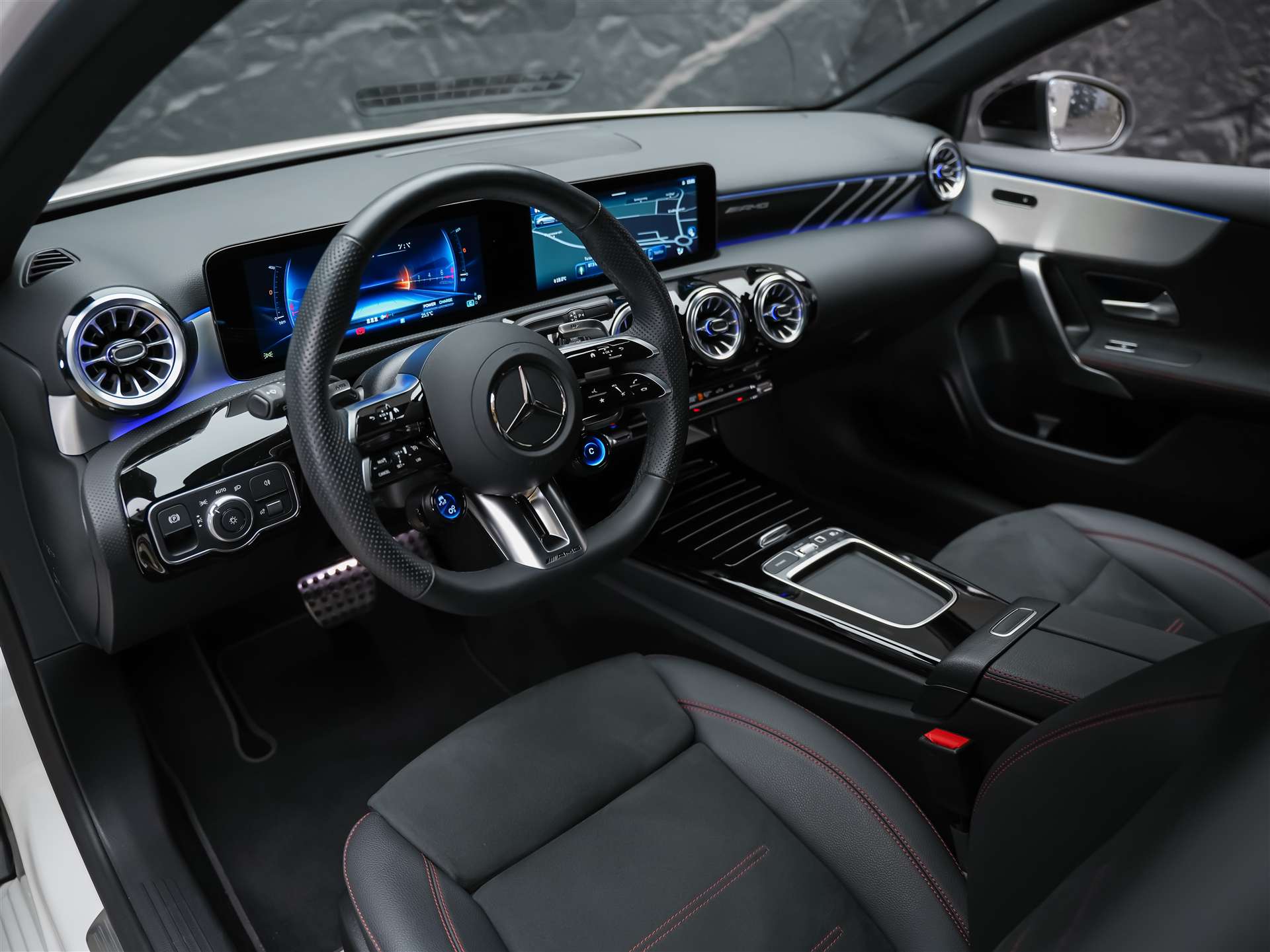 MERCEDES-BENZ A35 AMG 4Matic+ 8G-DCT *Limousine*Aero-Paket*Werksgarantie*Digital Light*-image-7