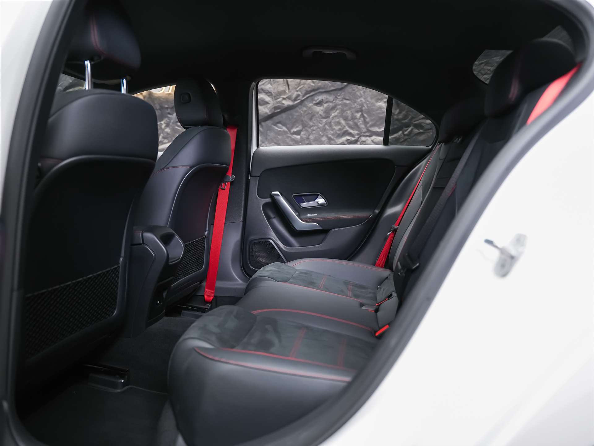 MERCEDES-BENZ A35 AMG 4Matic+ 8G-DCT *Limousine*Aero-Paket*Werksgarantie*Digital Light*-image-11