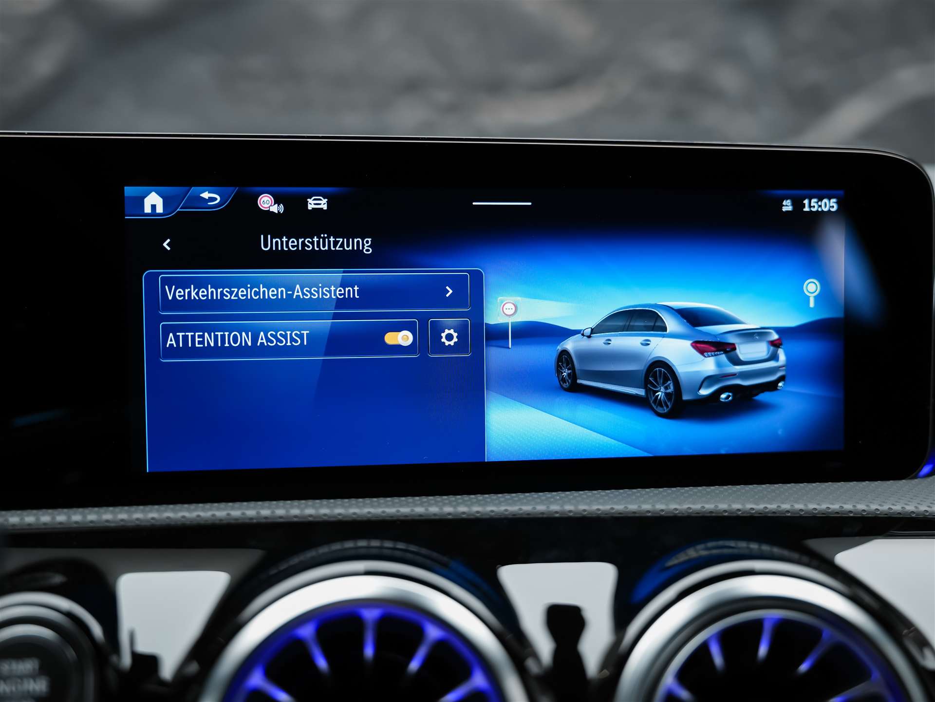 MERCEDES-BENZ A35 AMG 4Matic+ 8G-DCT *Limousine*Aero-Paket*Werksgarantie*Digital Light*-image-32