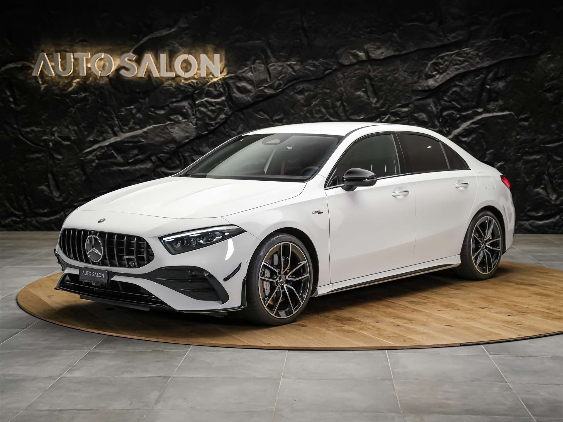 MERCEDES-BENZ A35 AMG 4Matic+ 8G-DCT *Limousine*Aero-Paket*Werksgarantie*Digital Light*-image-0