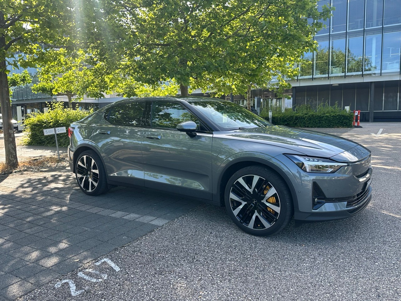 POLESTAR Long Range Dual Motor Performance Plus-image-2