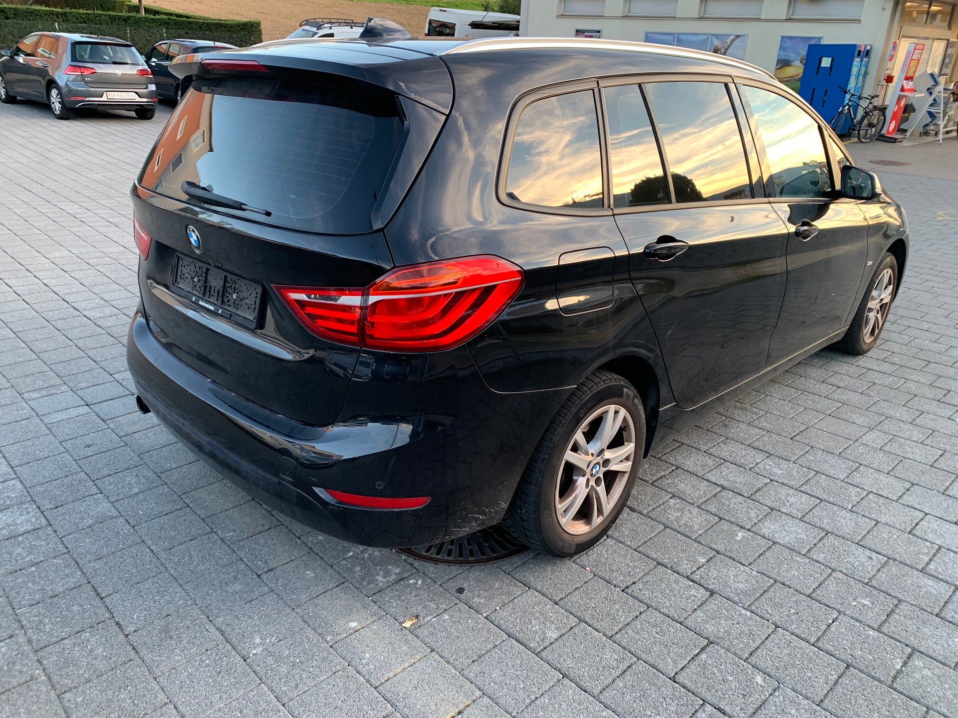 BMW 218d Gran Tourer Sport Line Steptronic-image-2