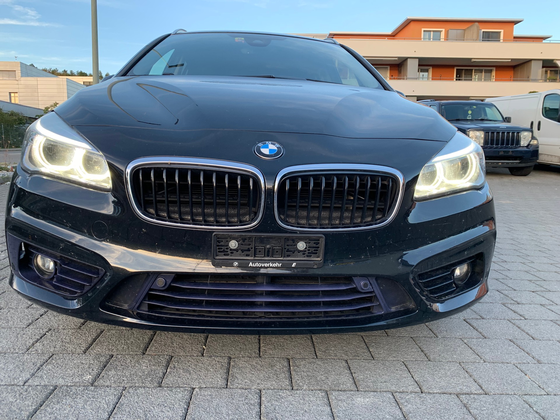 BMW 218d Gran Tourer Sport Line Steptronic-image-4