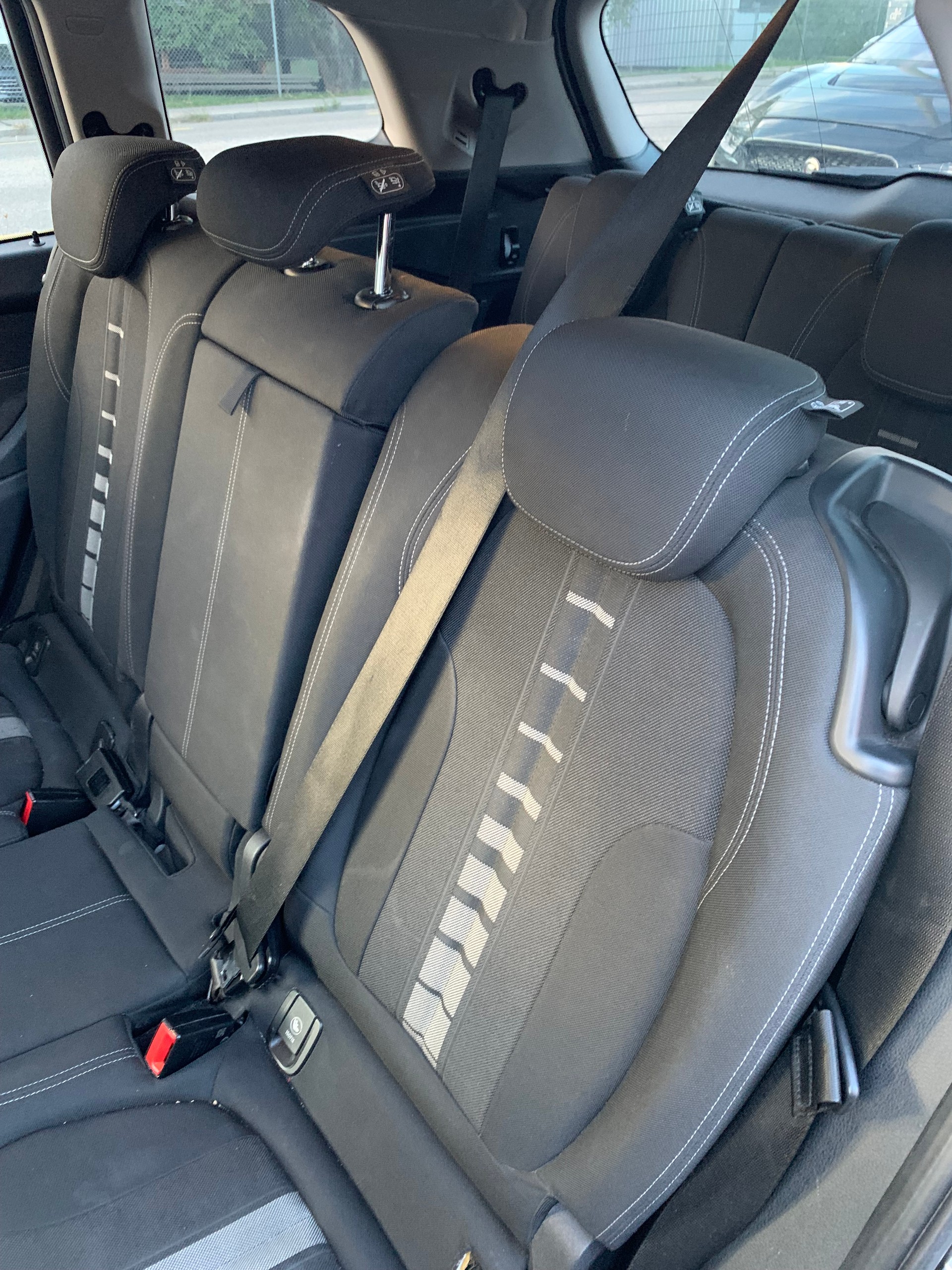 BMW 218d Gran Tourer Sport Line Steptronic-image-8